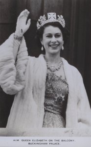 H.M. Dronning Elizabeth på balkonen, Buckingham Palace (s/h-foto) af English Photographer