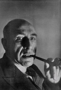 Harry Price af English Photographer