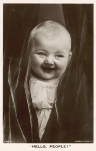 Hej mennesker! Barn smilende af English Photographer
