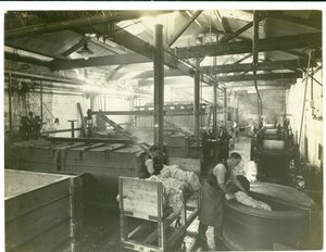 Hydraulisk drevet farvehus, tæppefabrik, 1923 af English Photographer