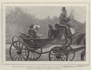 Kong Edward og dronning Alexandra vender sammen med prinsesse Victoria tilbage til Marlborough House efter overrækkelsen af krigsmedaljer den 12. juni af English Photographer