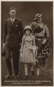 Kong George VI, Queen Mary og deres ældste datter, prinsesse Elizabeth (s/h-billede) af English Photographer