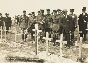 Kong George V på kirkegården, Passchendaele af English Photographer