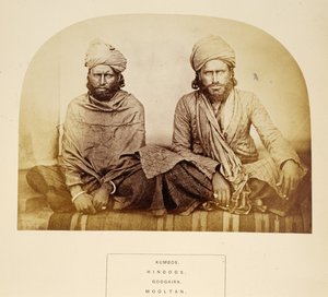 Kumbos, Hindoos, Googaira, Mooltan, fra The People of India, af J. Forbes Watson, udgivet 1868 (albummet tryk) af English Photographer