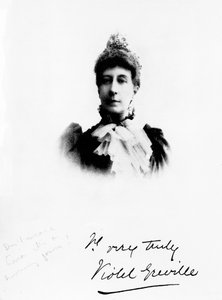 Lady Violet Greville af English Photographer