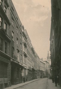 Lombard Street, London; fotografi; dateret juni 1885 af English Photographer