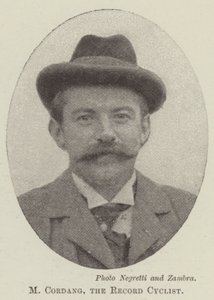 M Cordang, rekordcyklisten af English Photographer