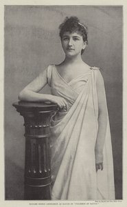 Madame Sigrid Arnoldson som Baucis i Philemon et Baucis af English Photographer