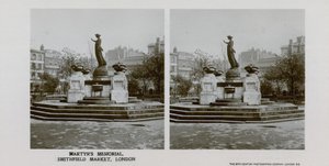 Martyrs Memorial, Smithfield af English Photographer