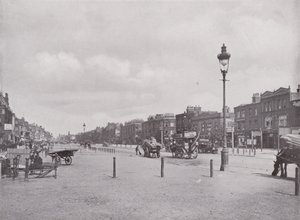 Mile End Road, kigger mod øst af English Photographer