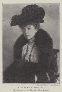 Frøken Alice Roosevelt, gudmor til Kaisers New Yacht af English Photographer