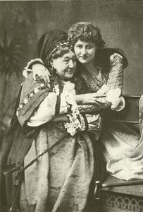 Miss Mary Anderson og fru Stirling som Juliet og Nurse (dybtryk) af English Photographer