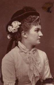 Nelly Brombley af English Photographer