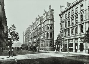 Northumberland Avenue, 1895 af English Photographer