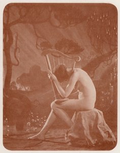 Nudistisk kunst: Heart Strings (s/h foto) af English Photographer