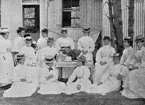 Sygeplejersker på pesthospitalet, Uitvlugt, nær Cape Town, illustration fra The King, 25. maj 1901 af English Photographer