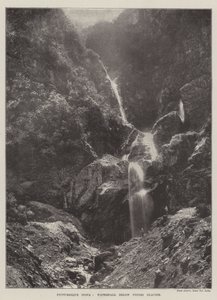 Malerisk Indien, vandfald under Pindri-gletsjeren af English Photographer