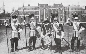 Pikenerer fra det ærede artillerikompagni, London (s/h foto) af English Photographer