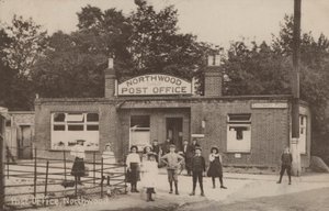 Postkontor, Northwood, London (s/h foto) af English Photographer