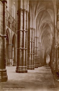 Postkort med et billede af den sydlige sidegang af Westminster Abbey af English Photographer