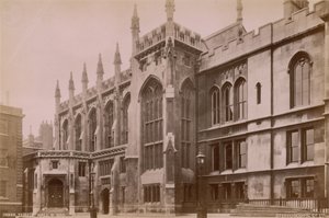 Postkort med det udvendige af Inner Temple Hall af English Photographer
