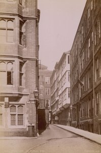 Postkort med den nordlige indgang til Middle Temple Lane af English Photographer