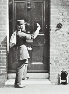 Postbud i King William Walk, Greenwich, 1885 af English Photographer