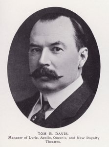Prominent Men of London: Tom B Davis (s/h-billede) af English Photographer