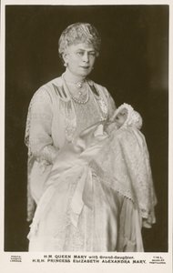 Dronning Mary, konsort af kong George V, med sit barnebarn, prinsesse Elizabeth af English Photographer