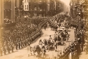 Dronning Victoria, diamantjubilæumsoptog, 1897 af English Photographer