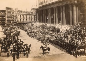 Dronning Victoria, diamantjubilæumsoptog når St Pauls, 1897 af English Photographer