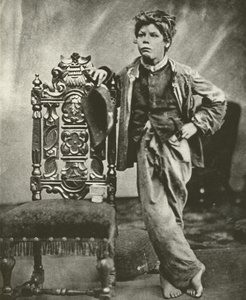 Ragged skoledreng i 1860 (s/h-billede) af English Photographer