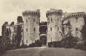 Raglan Castle, Main Gate-Way (s/h-foto) af English Photographer