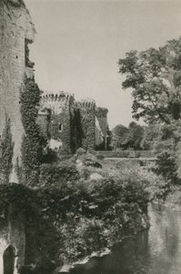 Raglan Slot, fra graven af English Photographer