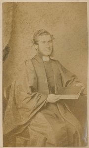 Pastor H Lansdell af English Photographer