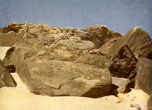 Klippebærende forhistoriske heiroglyfer, Egypten. af English Photographer