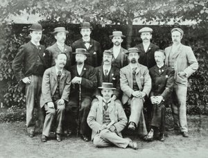Rosendale Road School: grupper af lærere, 1897 af English Photographer