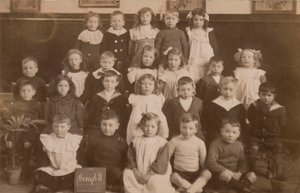Skolebørn, Norfolk, begyndelsen af det 20. århundrede (s/h foto) af English Photographer