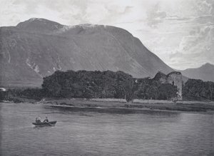 Skotland: Ruinerne af Inverlochy Castle, Ben Nevis (s/h foto) af English Photographer