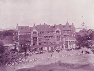 Sirdars Mansions, Bombay af English Photographer