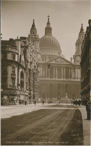 St Pauls Cathedral og Ludgate Hill, London af English Photographer