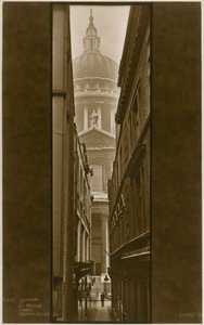 St Pauls Cathedral fra Canon Alley af English Photographer