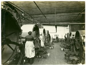 Gobelintryk, Hughes fabrik nr. 2, 1923 af English Photographer