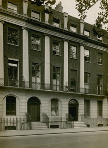 Tavistock Square af English Photographer