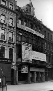 Holborn Empire af English Photographer