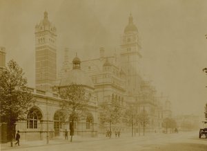 The Imperial Institute, South Kensington, London af English Photographer