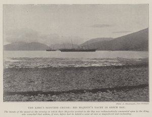 Kings Scottish Cruise, His Majestys Yacht i Onich Bay af English Photographer