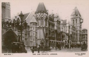 Law Courts, London af English Photographer