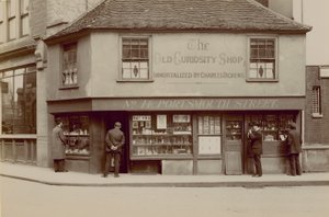 The Old Curiosity Shop, 14 Portsmouth Street, Lincolns Inn Fields, London af English Photographer