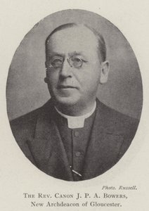 Reverend Canon J P A Bowers, ny ærkediakon af Gloucester af English Photographer